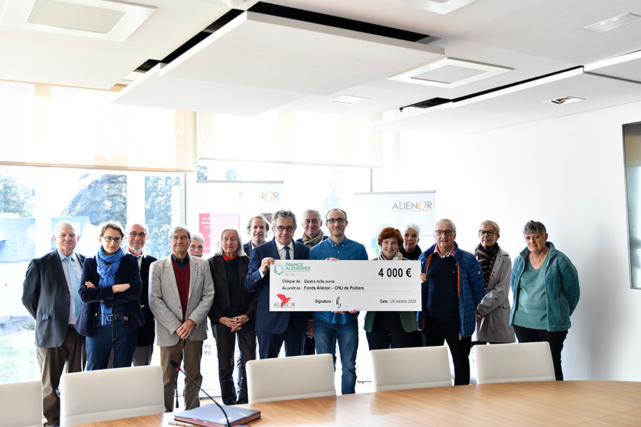 L'association France Alzheimer Vienne donne pour le fonds Aliénor